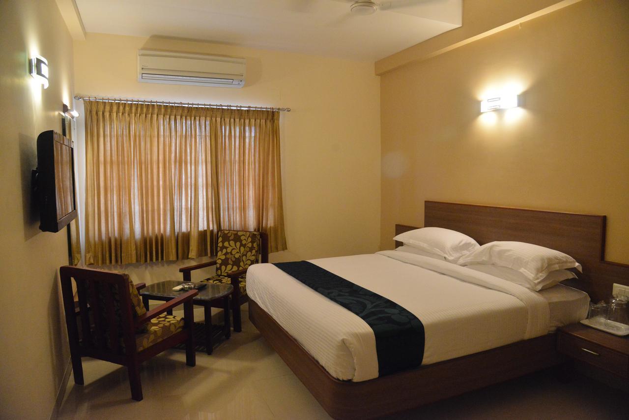 Sri Balaji Hotels Tiruchengodu Экстерьер фото