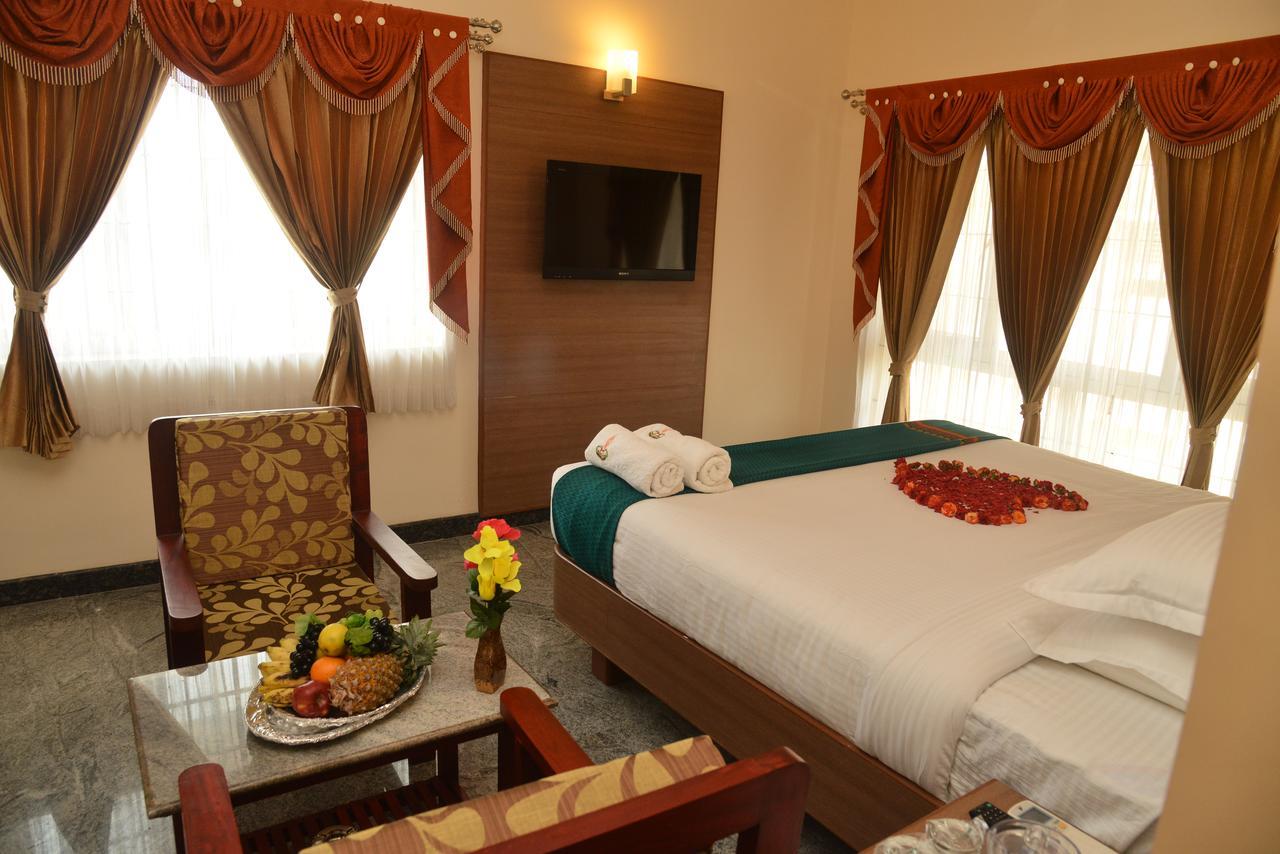 Sri Balaji Hotels Tiruchengodu Экстерьер фото
