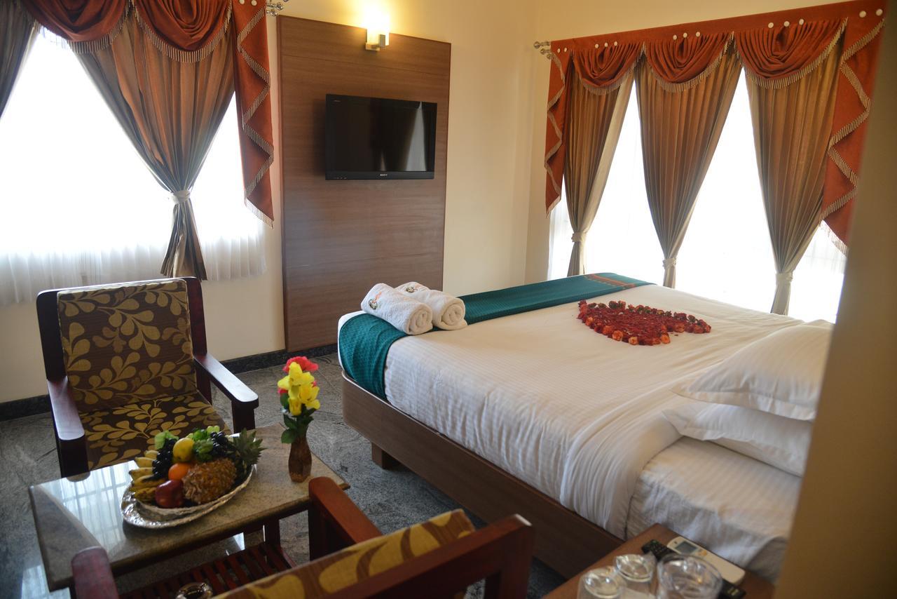 Sri Balaji Hotels Tiruchengodu Экстерьер фото